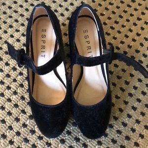 Velvet Black Heals